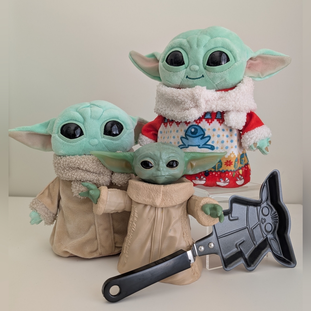 BUNDLE Star Wars The Mandalorian Baby Yoda Grogu Action Figure Plush Pancake Pan